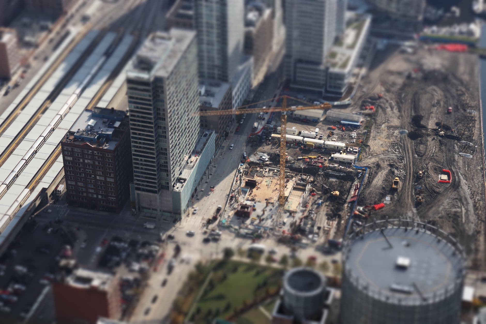 Aerial view of a construction site in downtown Chicago, IL